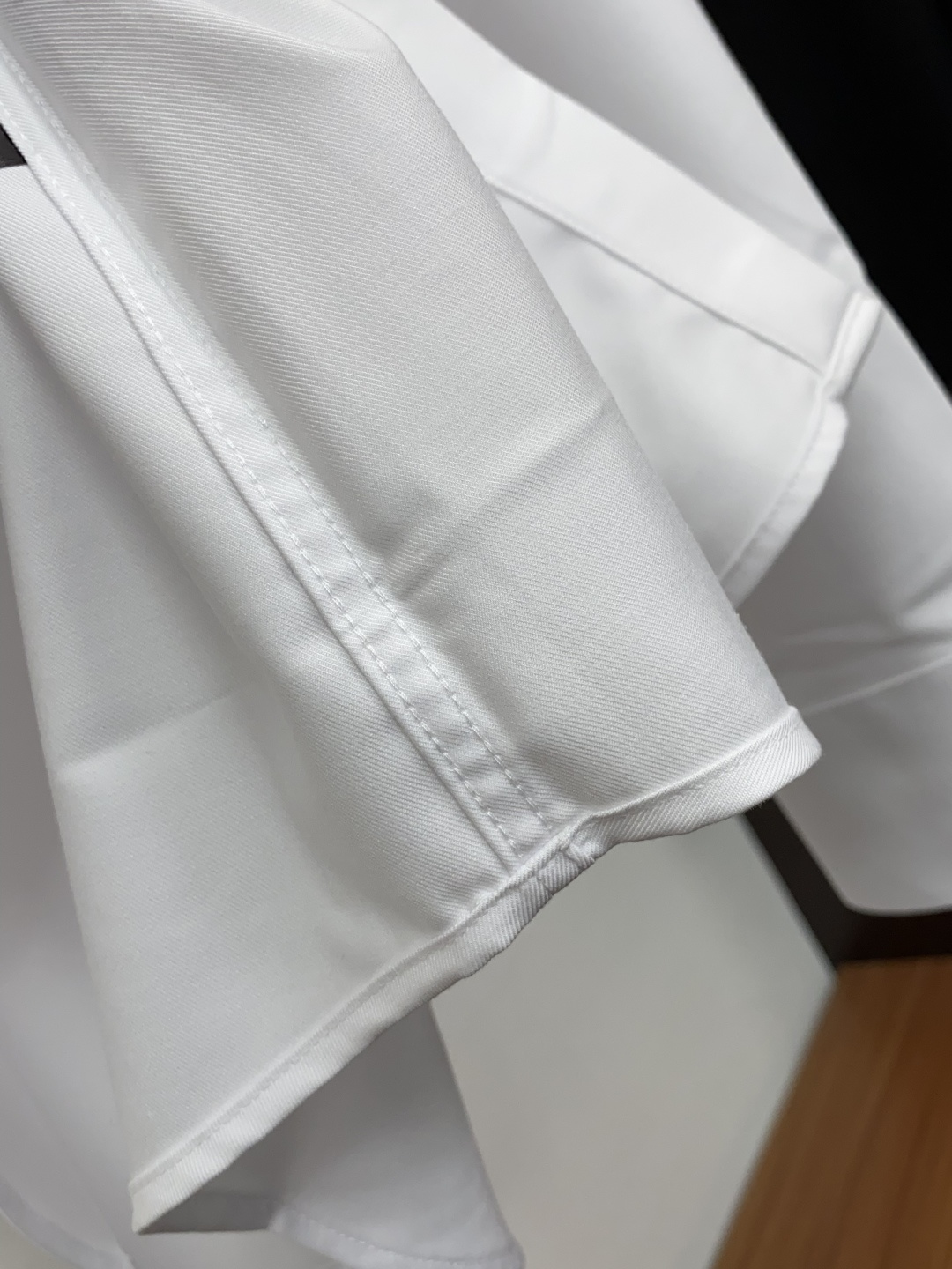 迪奥 M-3XL 原单品质26ss新款秋冬 定制面料确保衣身的耐磨性和抗皱性。定制对位刺绣 红外线激光定位纸样切割 流水