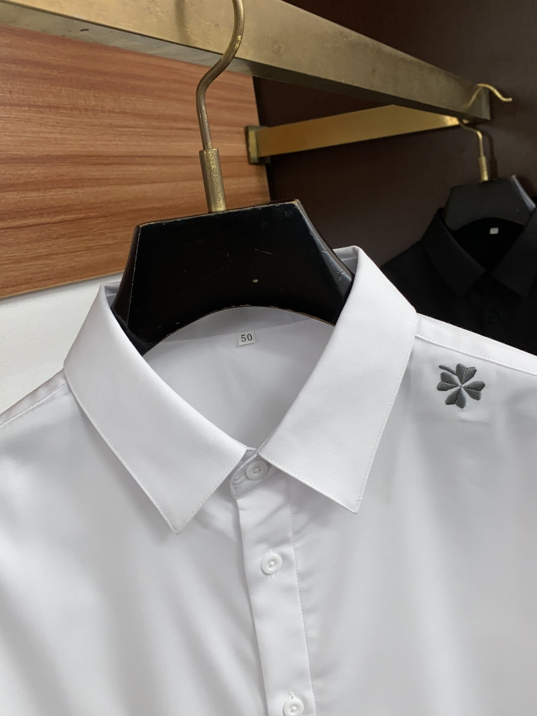 迪奥 M-3XL 原单品质26ss新款秋冬 定制面料确保衣身的耐磨性和抗皱性。定制对位刺绣 红外线激光定位纸样切割 流水