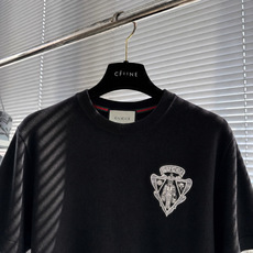 普拉达 S-xxL 2026新款秋冬男士高端宽松款简约圆领针织羊毛短袖毛衣,香港洋行渠道货,纯正血统品质,秋冬新款,经 普拉达 S-xxL 2026新款秋冬男士高端宽松款简约圆领针织羊毛短袖毛衣,香港洋行渠道货,纯正血统品质,秋冬新款,经