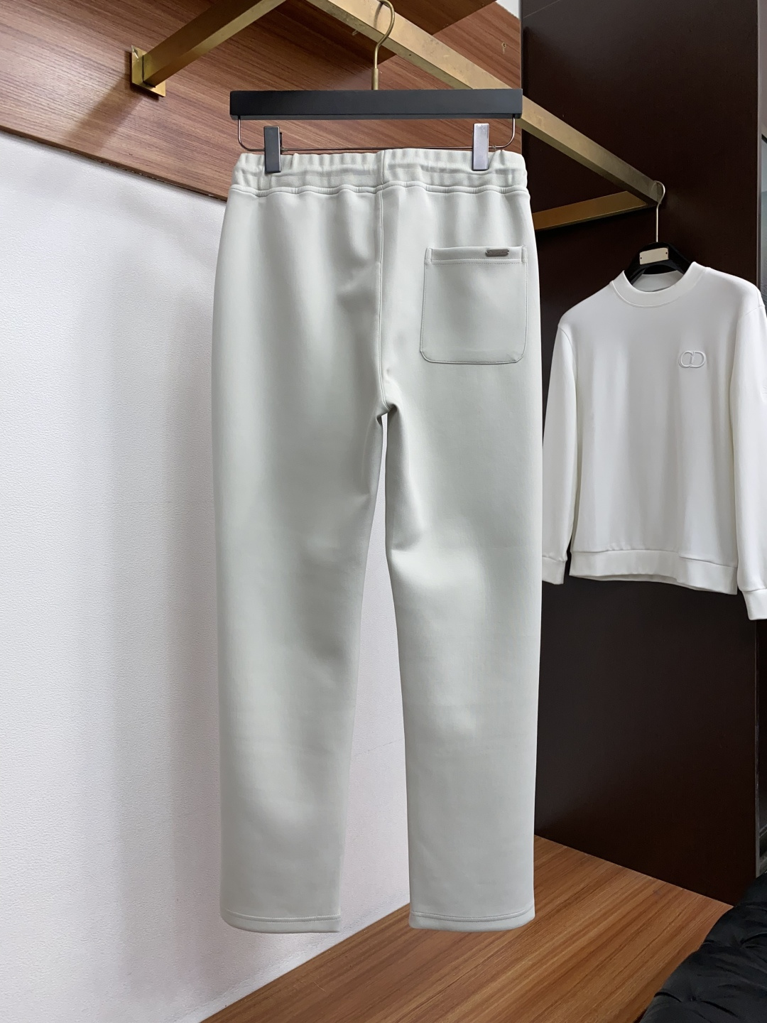 Loro Piana 诺悠翩雅 码数 M-3xL 一套出售，不拆卖 时尚长袖连帽外套套装，，， 臻选高端弹力纯棉棉面料，