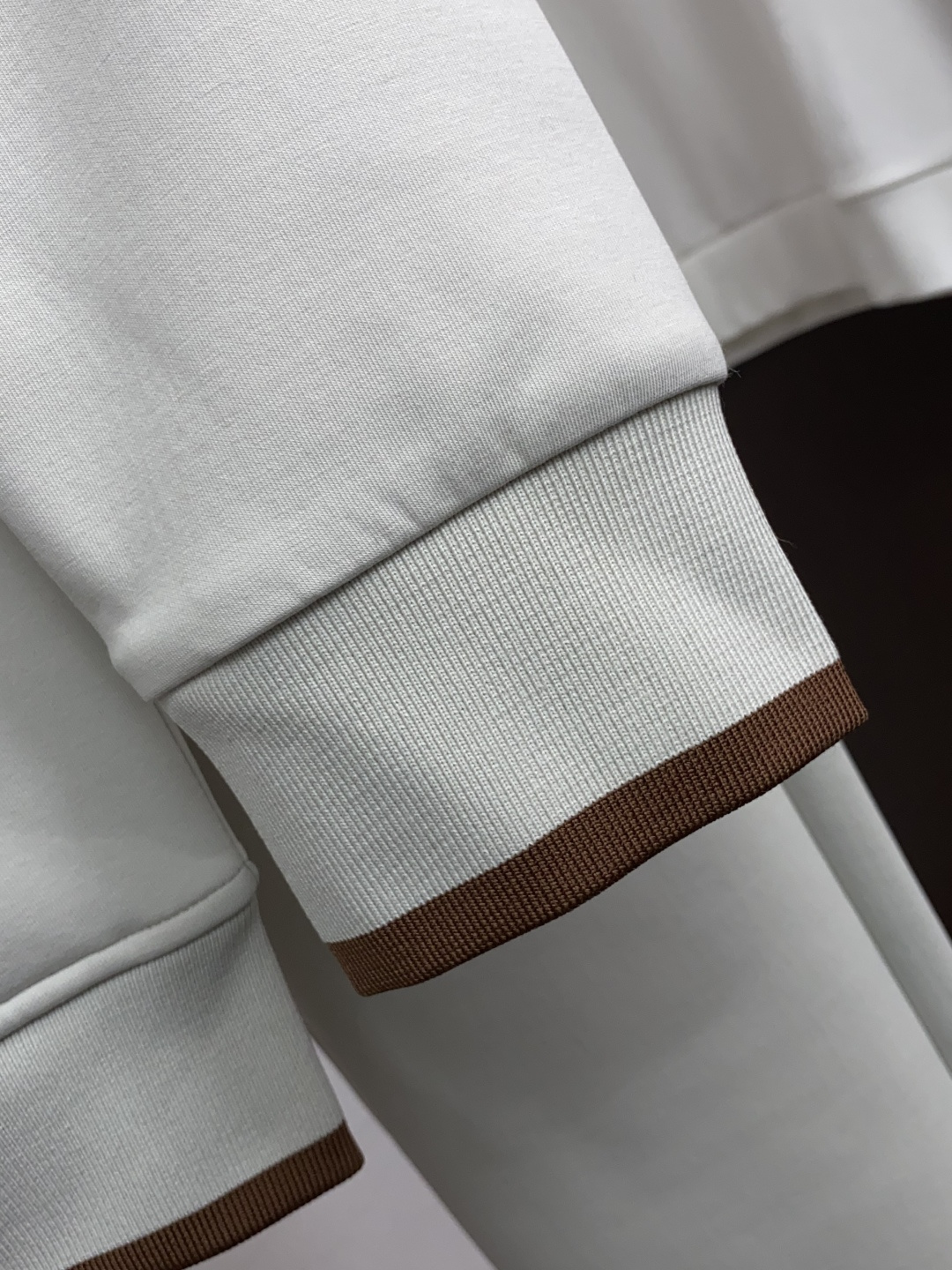 Loro Piana 诺悠翩雅 码数 M-3xL 一套出售，不拆卖 时尚长袖连帽外套套装，，， 臻选高端弹力纯棉棉面料，