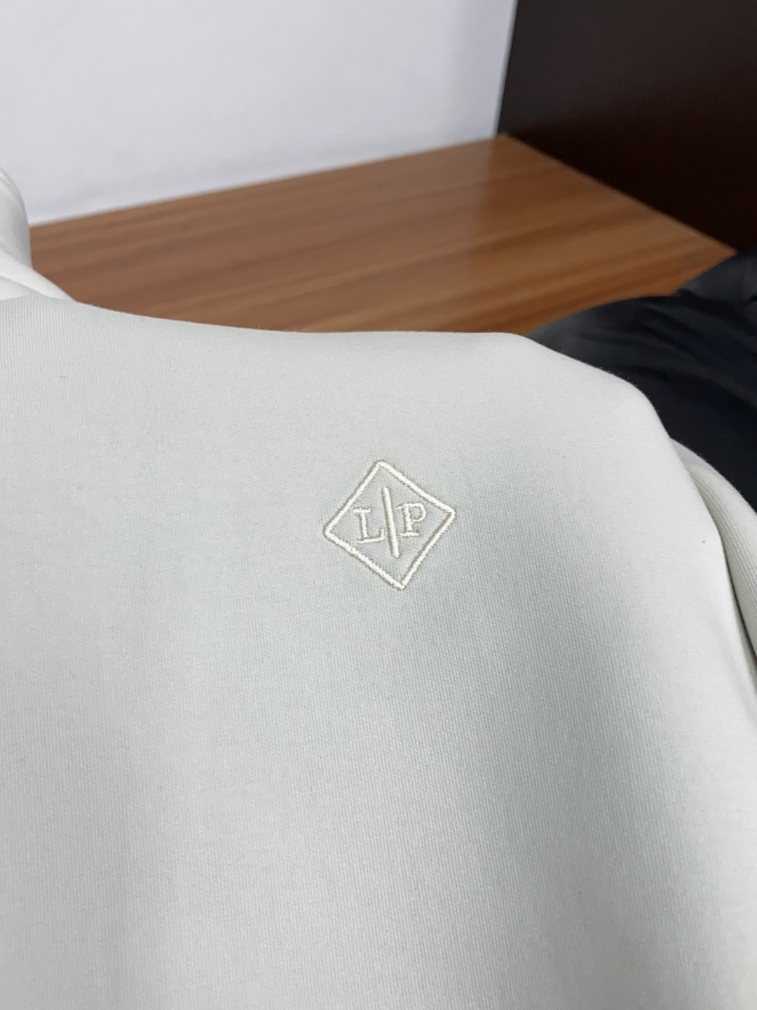 Loro Piana 诺悠翩雅 码数 M-3xL 一套出售，不拆卖 时尚长袖连帽外套套装，，， 臻选高端弹力纯棉棉面料，