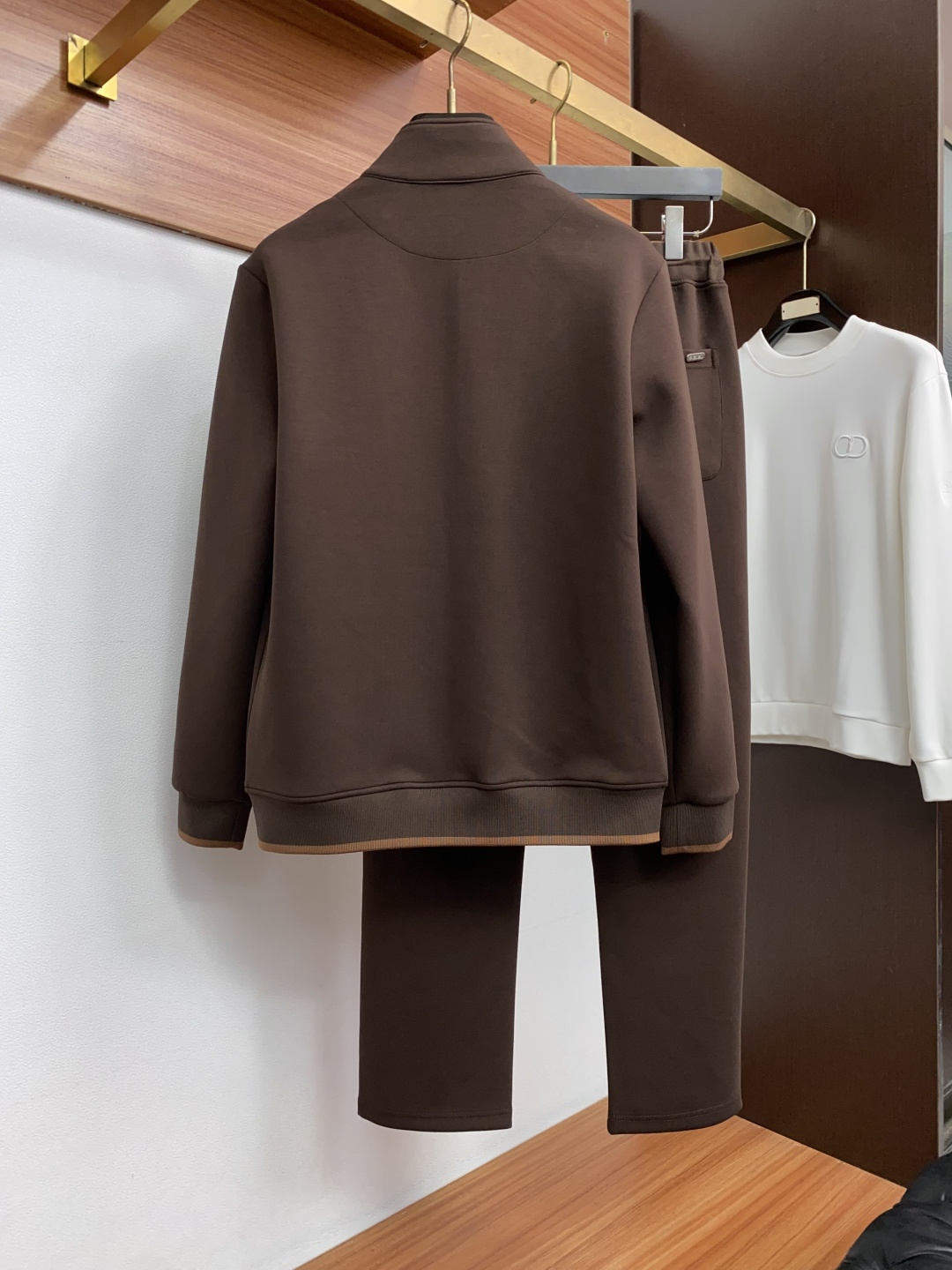 Loro Piana 诺悠翩雅 码数 M-3xL 一套出售，不拆卖 时尚长袖连帽外套套装，，， 臻选高端弹力纯棉棉面料，