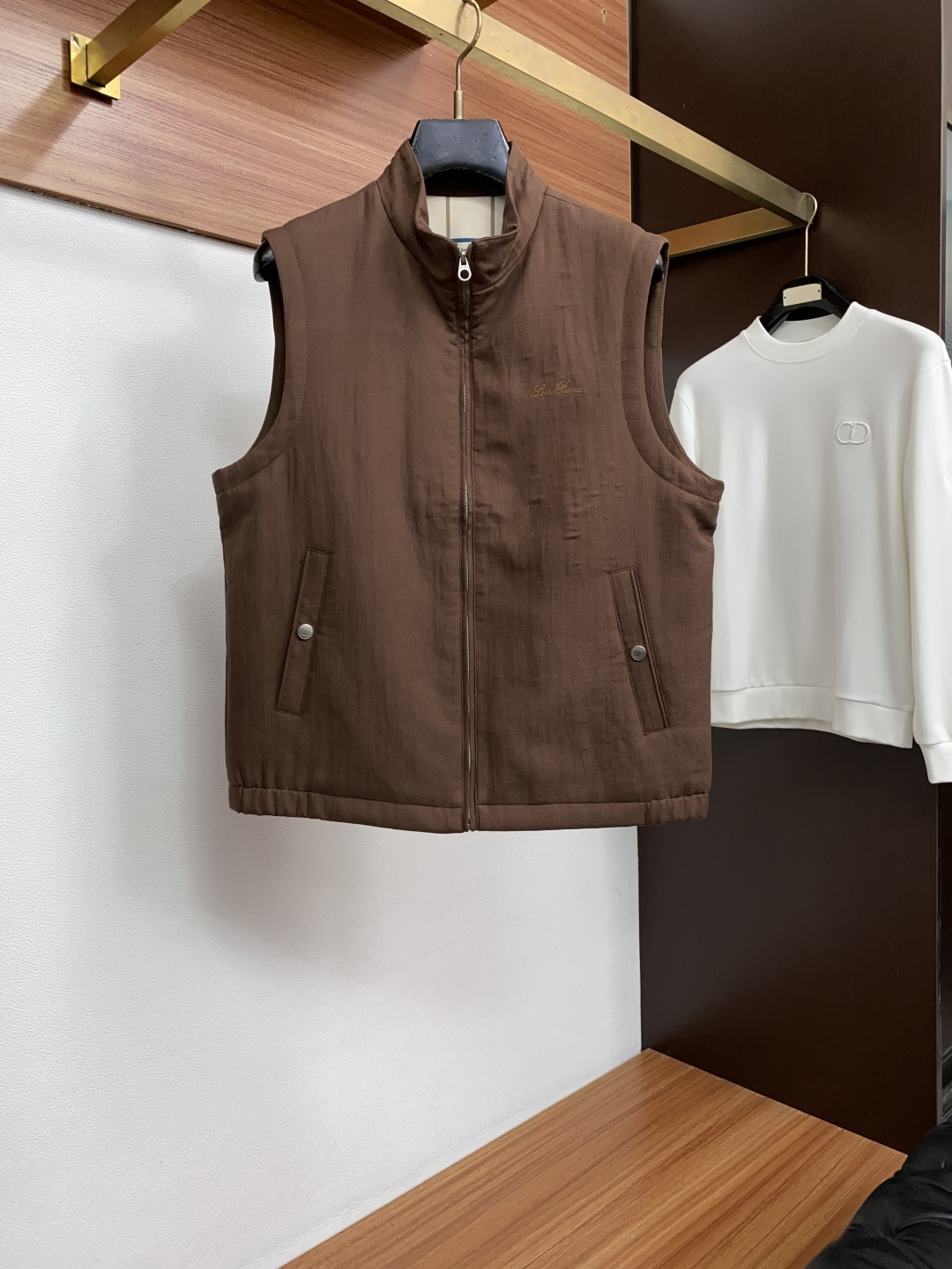 Loro Piana 诺悠翩雅 2026ss新款发布亚麻面料马甲夹克外套，秋冬季爆款外套，经典设计，穿上就是舒适自在又显