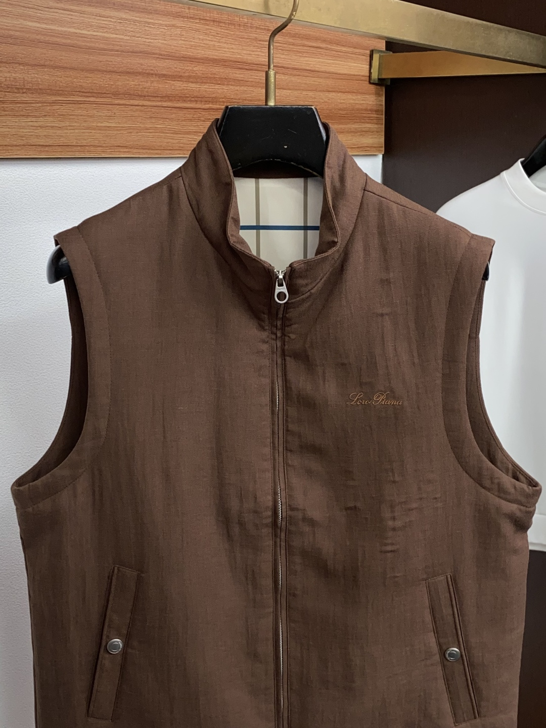 Loro Piana 诺悠翩雅 2026ss新款发布亚麻面料马甲夹克外套，秋冬季爆款外套，经典设计，穿上就是舒适自在又显