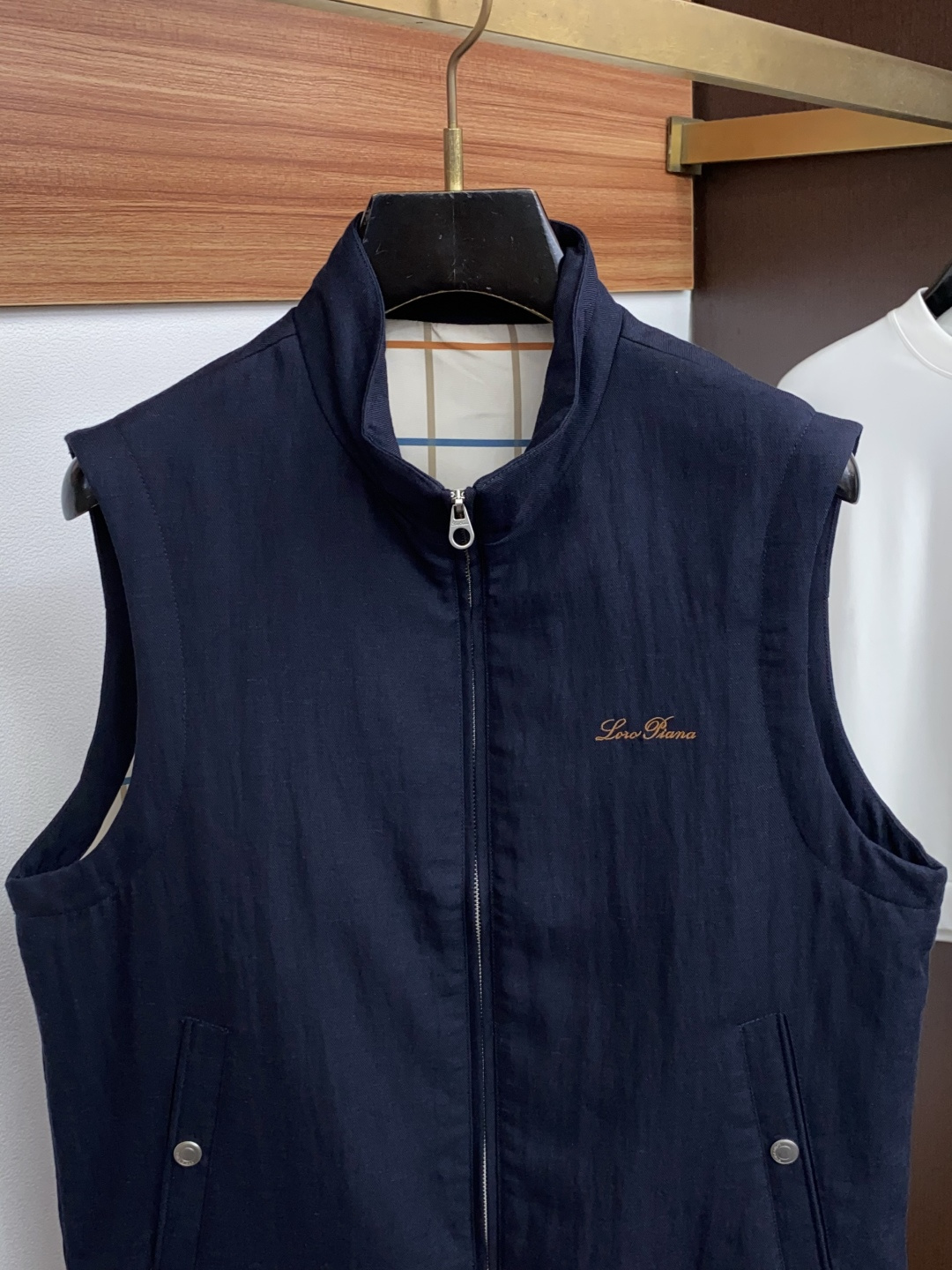 Loro Piana 诺悠翩雅 2026ss新款发布亚麻面料马甲夹克外套，秋冬季爆款外套，经典设计，穿上就是舒适自在又显