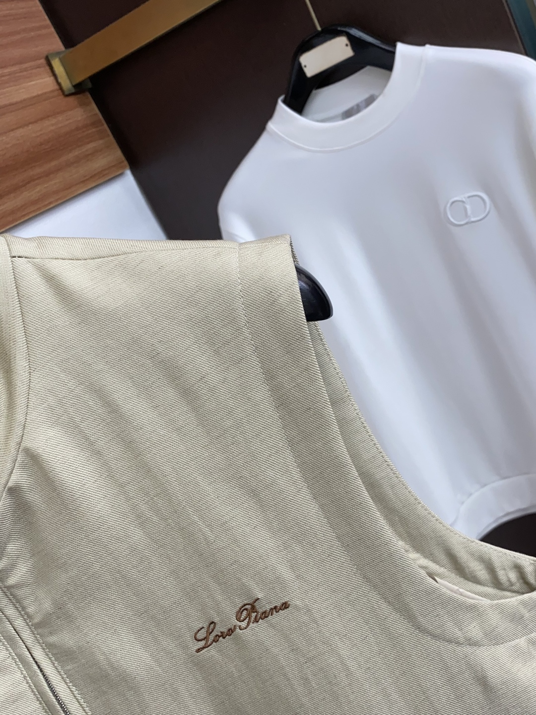 Loro Piana 诺悠翩雅 2026ss新款发布亚麻面料马甲夹克外套，秋冬季爆款外套，经典设计，穿上就是舒适自在又显