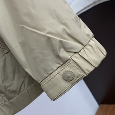 巴宝莉 码数M-3xL 重磅推荐!2026秋冬新品 官网同步发售 简约连帽夹克外套 进口原版高品质聚酯纤维面料,工艺垂度 巴宝莉 码数M-3xL 重磅推荐!2026秋冬新品 官网同步发售 简约连帽夹克外套 进口原版高品质聚酯纤维面料,工艺垂度