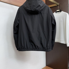 巴宝莉 码数M-3xL 重磅推荐!2026秋冬新品 官网同步发售 简约连帽夹克外套 进口原版高品质聚酯纤维面料,工艺垂度 巴宝莉 码数M-3xL 重磅推荐!2026秋冬新品 官网同步发售 简约连帽夹克外套 进口原版高品质聚酯纤维面料,工艺垂度