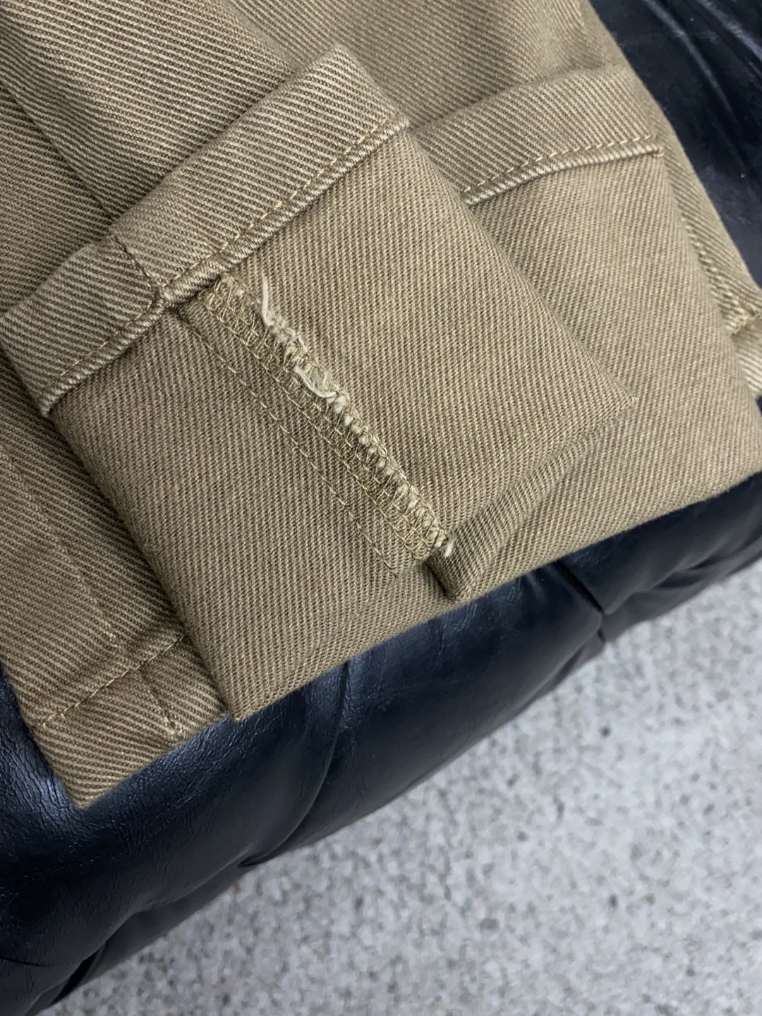 杰尼亚 29-40有35 2026ss 秋冬 新品 意大利风格男装品牌，皮牌和后袋刺绣都是双R标识。 品牌主打男士休闲裤