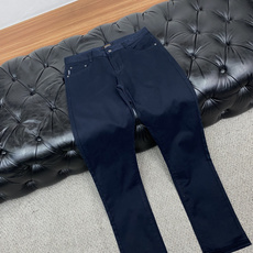 杰尼亚 29-40有35 2026ss 秋冬 新品 意大利风格男装品牌,皮牌和后袋刺绣都是双R标识。 品牌主打男士休闲裤 杰尼亚 29-40有35 2026ss 秋冬 新品 意大利风格男装品牌,皮牌和后袋刺绣都是双R标识。 品牌主打男士休闲裤
