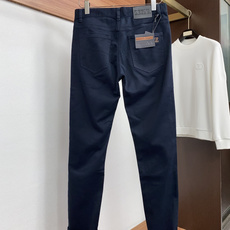 杰尼亚 29-40有35 2026ss 秋冬 新品 意大利风格男装品牌,皮牌和后袋刺绣都是双R标识。 品牌主打男士休闲裤 杰尼亚 29-40有35 2026ss 秋冬 新品 意大利风格男装品牌,皮牌和后袋刺绣都是双R标识。 品牌主打男士休闲裤