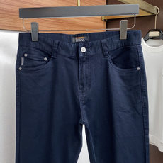 杰尼亚 29-40有35 2026ss 秋冬 新品 意大利风格男装品牌,皮牌和后袋刺绣都是双R标识。 品牌主打男士休闲裤 杰尼亚 29-40有35 2026ss 秋冬 新品 意大利风格男装品牌,皮牌和后袋刺绣都是双R标识。 品牌主打男士休闲裤