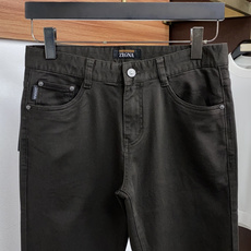 杰尼亚 29-40有35 2026ss 秋冬 新品 意大利风格男装品牌,皮牌和后袋刺绣都是双R标识。 品牌主打男士休闲裤 杰尼亚 29-40有35 2026ss 秋冬 新品 意大利风格男装品牌,皮牌和后袋刺绣都是双R标识。 品牌主打男士休闲裤