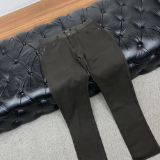 杰尼亚 29-40有35 2026ss 秋冬 新品 意大利风格男装品牌,皮牌和后袋刺绣都是双R标识。 品牌主打男士休闲裤 杰尼亚 29-40有35 2026ss 秋冬 新品 意大利风格男装品牌,皮牌和后袋刺绣都是双R标识。 品牌主打男士休闲裤