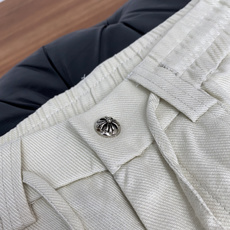 克罗心 M-3xL 最新款直筒休闲裤 秋冬最新款上身版型无敌正! 绝对可以闭眼收的一款 此款裤子非常百搭,日常上班 户 克罗心 M-3xL 最新款直筒休闲裤 秋冬最新款上身版型无敌正! 绝对可以闭眼收的一款 此款裤子非常百搭,日常上班 户