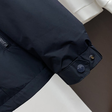 蒙口 码数M-3xL 重磅推荐!2026秋冬新品 官网同步发售 简约连帽棉衣夹克外套 进口原版高品质聚酯纤维面料,工艺垂 蒙口 码数M-3xL 重磅推荐!2026秋冬新品 官网同步发售 简约连帽棉衣夹克外套 进口原版高品质聚酯纤维面料,工艺垂