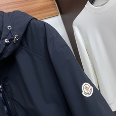 蒙口 码数M-3xL 重磅推荐!2026秋冬新品 官网同步发售 简约连帽棉衣夹克外套 进口原版高品质聚酯纤维面料,工艺垂 蒙口 码数M-3xL 重磅推荐!2026秋冬新品 官网同步发售 简约连帽棉衣夹克外套 进口原版高品质聚酯纤维面料,工艺垂