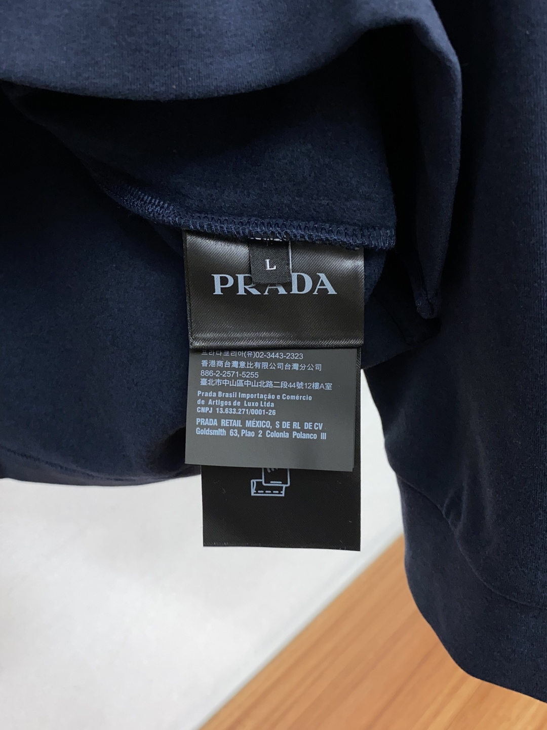 普拉达 M-3xL2026新款男士高端简约翻领拉绒长袖打底衫莫代尔丝光拉绒面料 香港洋行渠道货，纯正血统品质，春夏新款，