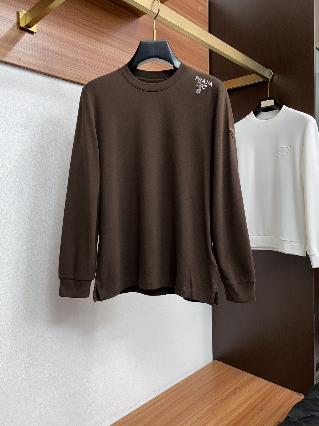 普拉达 M-3xL2026新款男士高端简约翻领拉绒长袖打底衫莫代尔丝光拉绒面料 香港洋行渠道货，纯正血统品质，春夏新款，