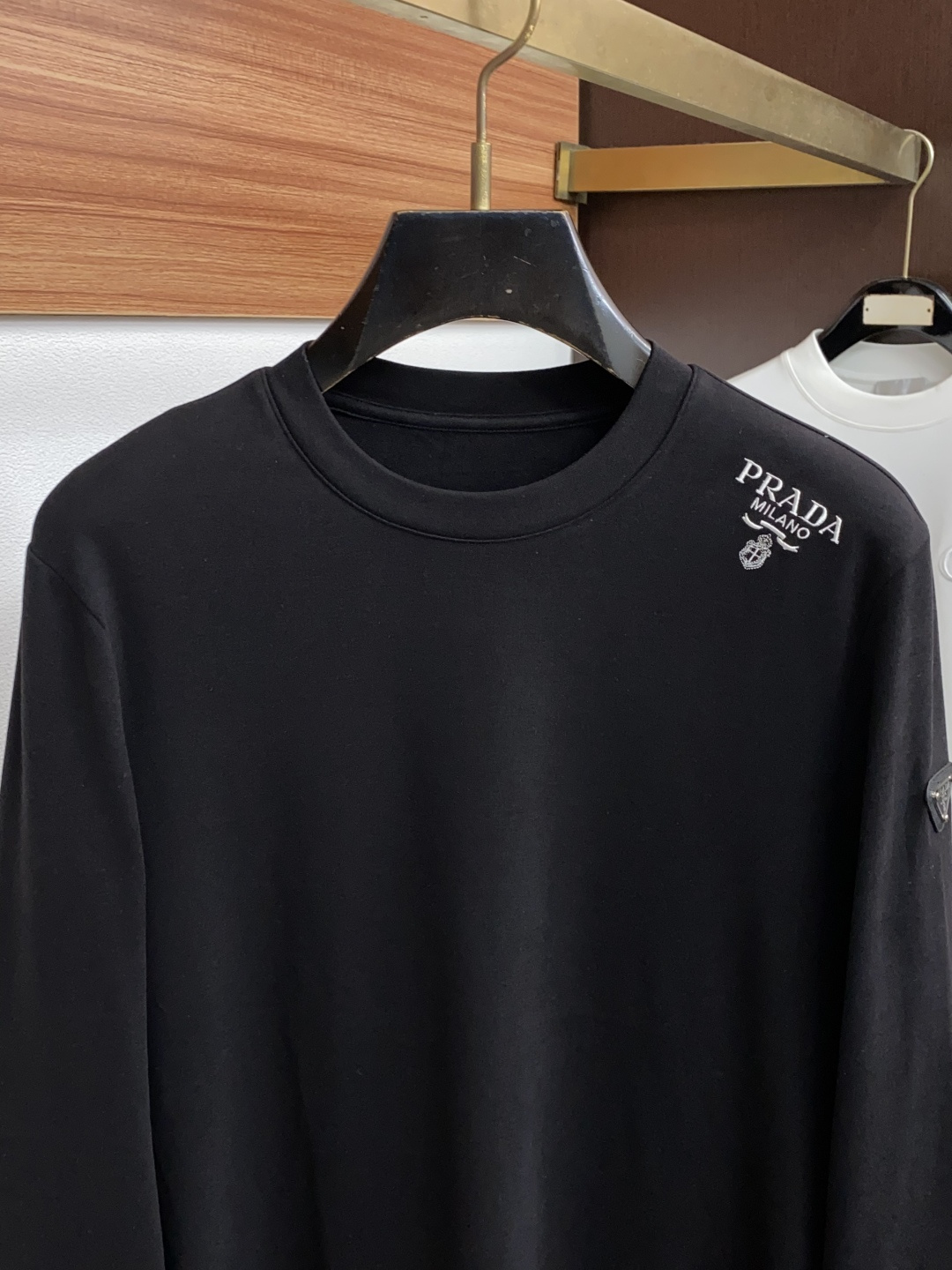 普拉达 M-3xL2026新款男士高端简约翻领拉绒长袖打底衫莫代尔丝光拉绒面料 香港洋行渠道货,纯正血统品质,春夏新款, 普拉达 M-3xL2026新款男士高端简约翻领拉绒长袖打底衫莫代尔丝光拉绒面料 香港洋行渠道货,纯正血统品质,春夏新款,
