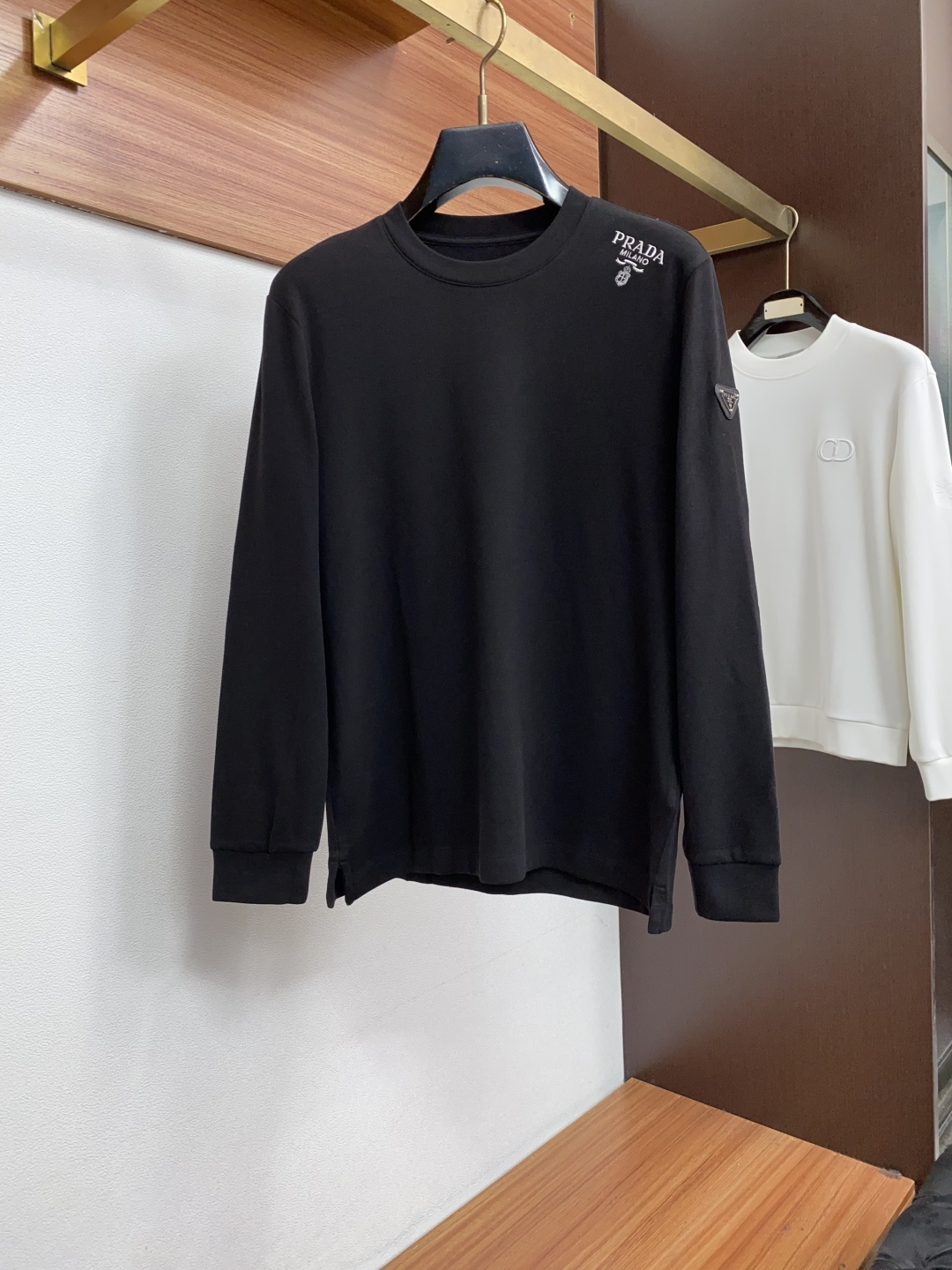 普拉达 M-3xL2026新款男士高端简约翻领拉绒长袖打底衫莫代尔丝光拉绒面料 香港洋行渠道货，纯正血统品质，春夏新款，