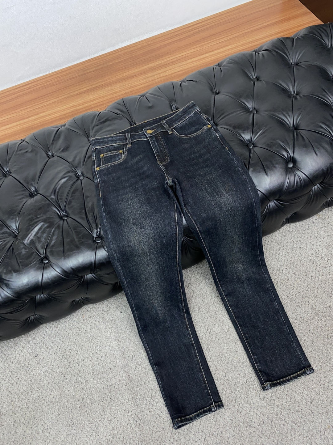 古奇 29-38 最新款牛仔裤 秋冬最新款上身版型无敌正! 绝对可以闭眼收的一款 此款裤子非常百搭,弹力腰围,日常上班 古奇 29-38 最新款牛仔裤 秋冬最新款上身版型无敌正! 绝对可以闭眼收的一款 此款裤子非常百搭,弹力腰围,日常上班