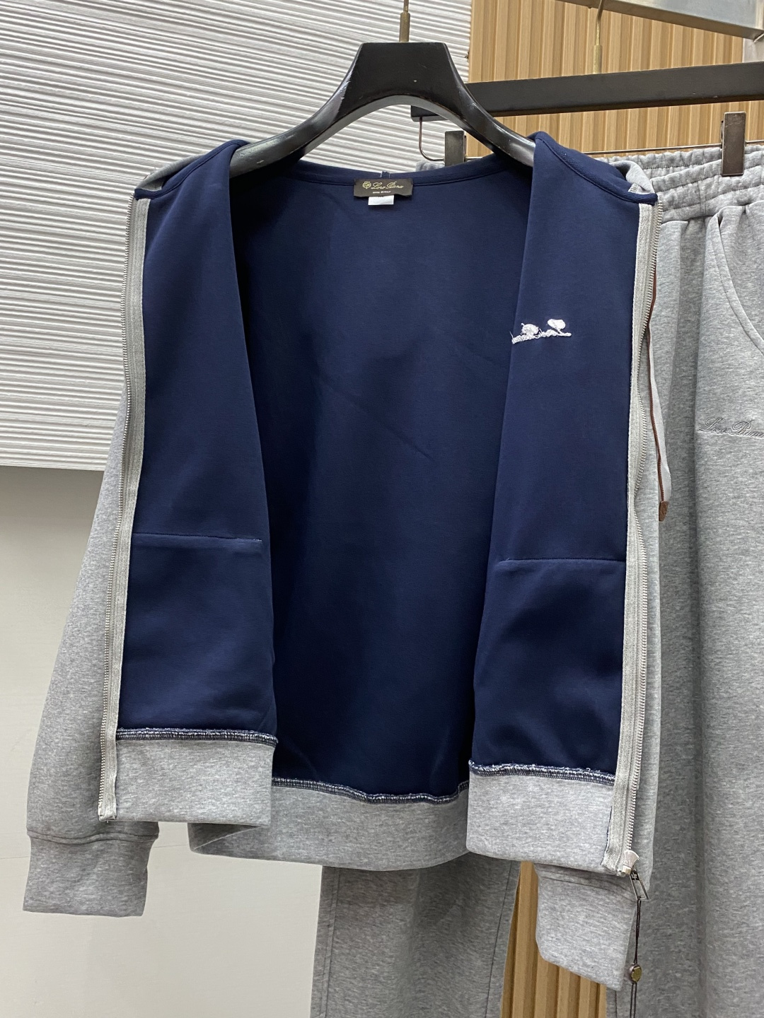 Loro Piana 诺悠翩雅 码数 M-3xL 一套出售,不拆卖 时尚长袖连帽外套套装,,, 臻选高端弹力纯棉棉面料, Loro Piana 诺悠翩雅 码数 M-3xL 一套出售,不拆卖 时尚长袖连帽外套套装,,, 臻选高端弹力纯棉棉面料,