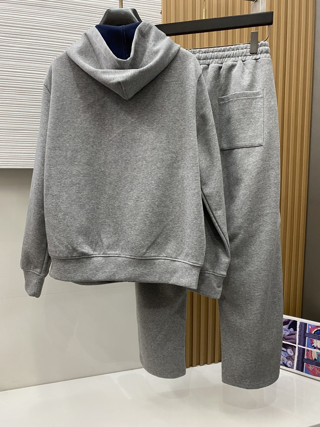 Loro Piana 诺悠翩雅 码数 M-3xL 一套出售,不拆卖 时尚长袖连帽外套套装,,, 臻选高端弹力纯棉棉面料, Loro Piana 诺悠翩雅 码数 M-3xL 一套出售,不拆卖 时尚长袖连帽外套套装,,, 臻选高端弹力纯棉棉面料,