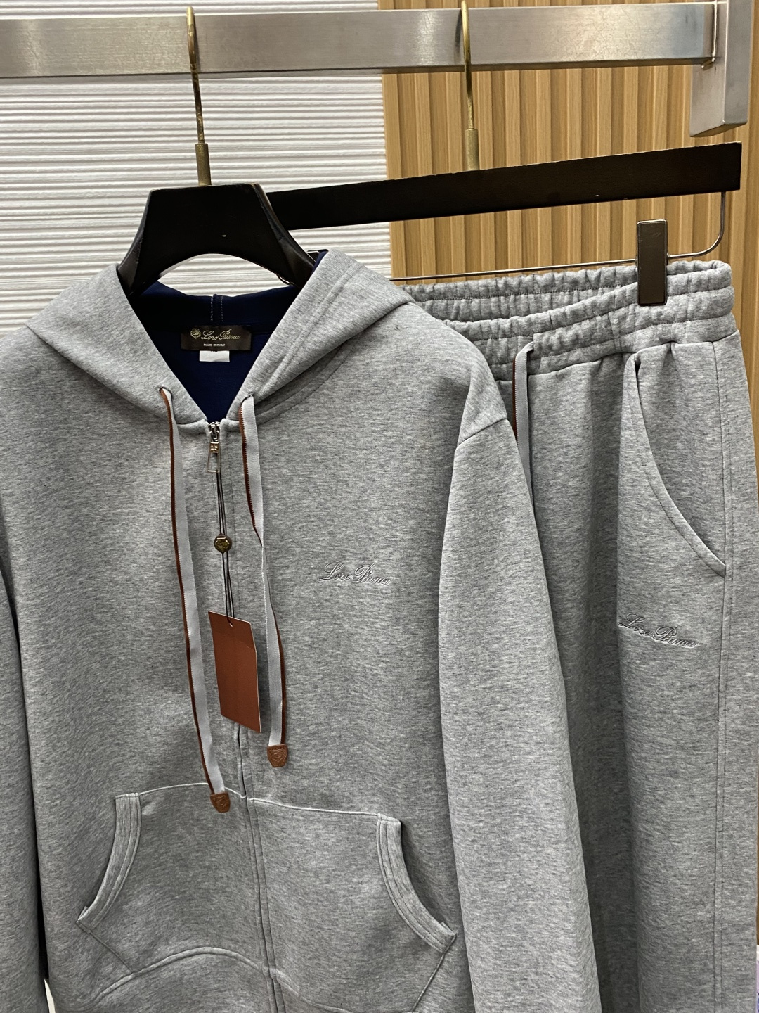 Loro Piana 诺悠翩雅 码数 M-3xL 一套出售,不拆卖 时尚长袖连帽外套套装,,, 臻选高端弹力纯棉棉面料, Loro Piana 诺悠翩雅 码数 M-3xL 一套出售,不拆卖 时尚长袖连帽外套套装,,, 臻选高端弹力纯棉棉面料,