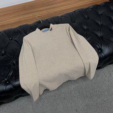 普拉达 PRADA26秋冬爆款打底衫 男士简约圆领长袖针织打底,合身微宽松版型。秋冬高品质刚需打底,甄选驼绒蚕丝双料混纺 普拉达 PRADA26秋冬爆款打底衫 男士简约圆领长袖针织打底,合身微宽松版型。秋冬高品质刚需打底,甄选驼绒蚕丝双料混纺