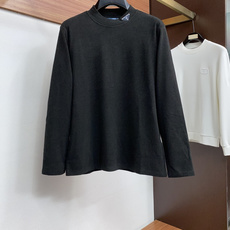 普拉达 PRADA26秋冬爆款打底衫 男士简约圆领长袖针织打底,合身微宽松版型。秋冬高品质刚需打底,甄选驼绒蚕丝双料混纺 普拉达 PRADA26秋冬爆款打底衫 男士简约圆领长袖针织打底,合身微宽松版型。秋冬高品质刚需打底,甄选驼绒蚕丝双料混纺