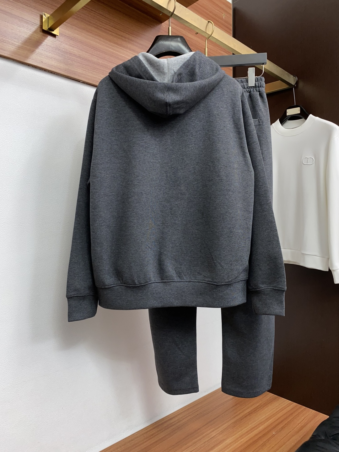 Loro Piana 诺悠翩雅 码数 M-3xL 一套出售，不拆卖 时尚长袖连帽外套套装，，， 臻选高端弹力纯棉棉面料，