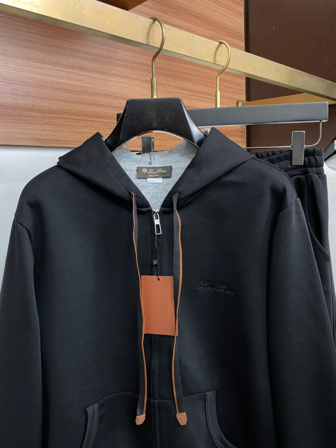 Loro Piana 诺悠翩雅 码数 M-3xL 一套出售,不拆卖 时尚长袖连帽外套套装,,, 臻选高端弹力纯棉棉面料, Loro Piana 诺悠翩雅 码数 M-3xL 一套出售,不拆卖 时尚长袖连帽外套套装,,, 臻选高端弹力纯棉棉面料,