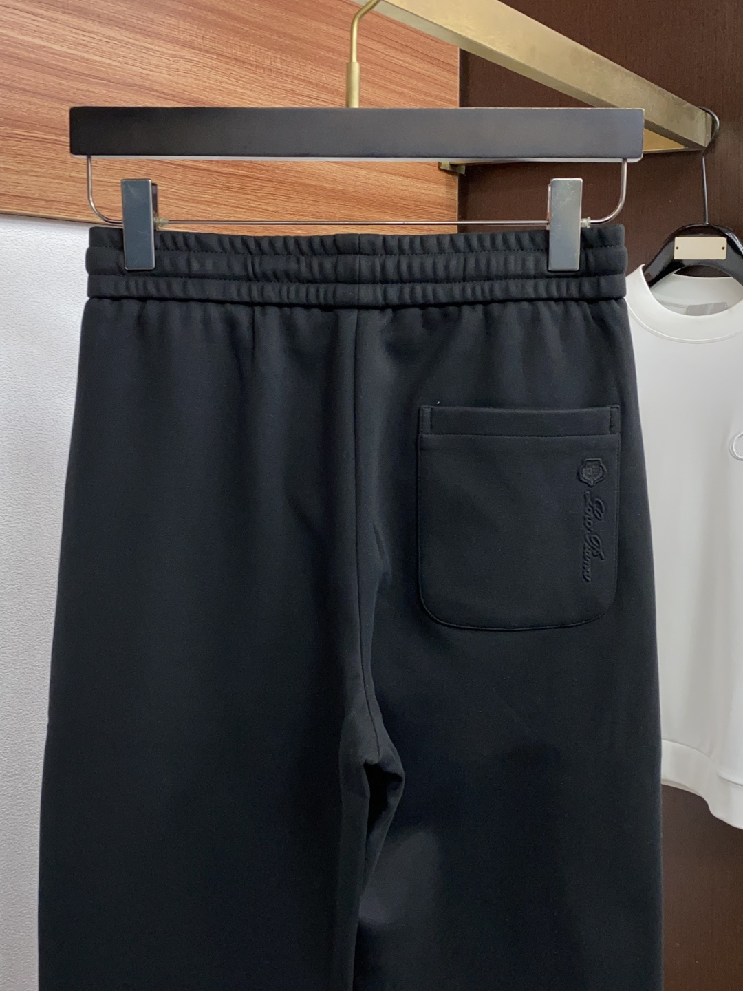 Loro Piana 诺悠翩雅 29-38 2026秋冬新款时尚休闲裤 直筒老钱风 运动裤 面料:高弹力莫代尔柔软拉绒空 Loro Piana 诺悠翩雅 29-38 2026秋冬新款时尚休闲裤 直筒老钱风 运动裤 面料:高弹力莫代尔柔软拉绒空