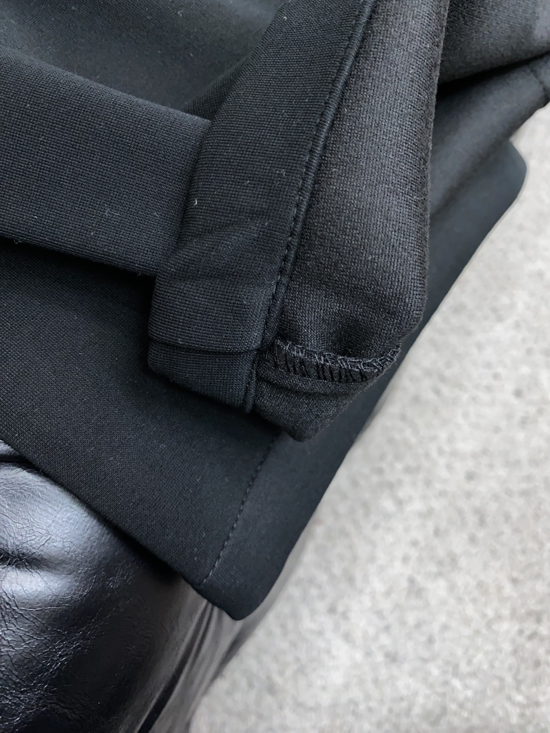 Loro Piana 诺悠翩雅 29-38 2026秋冬新款时尚休闲裤 直筒老钱风 运动裤 面料:高弹力莫代尔柔软拉绒空 Loro Piana 诺悠翩雅 29-38 2026秋冬新款时尚休闲裤 直筒老钱风 运动裤 面料:高弹力莫代尔柔软拉绒空