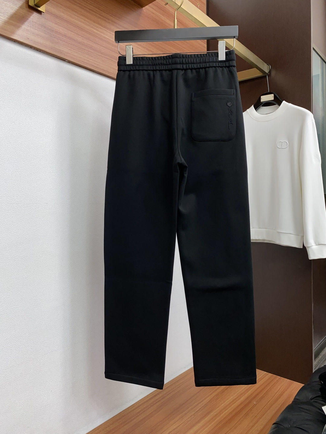 Loro Piana 诺悠翩雅 29-38 2026秋冬新款时尚休闲裤 直筒老钱风 运动裤 面料:高弹力莫代尔柔软拉绒空 Loro Piana 诺悠翩雅 29-38 2026秋冬新款时尚休闲裤 直筒老钱风 运动裤 面料:高弹力莫代尔柔软拉绒空