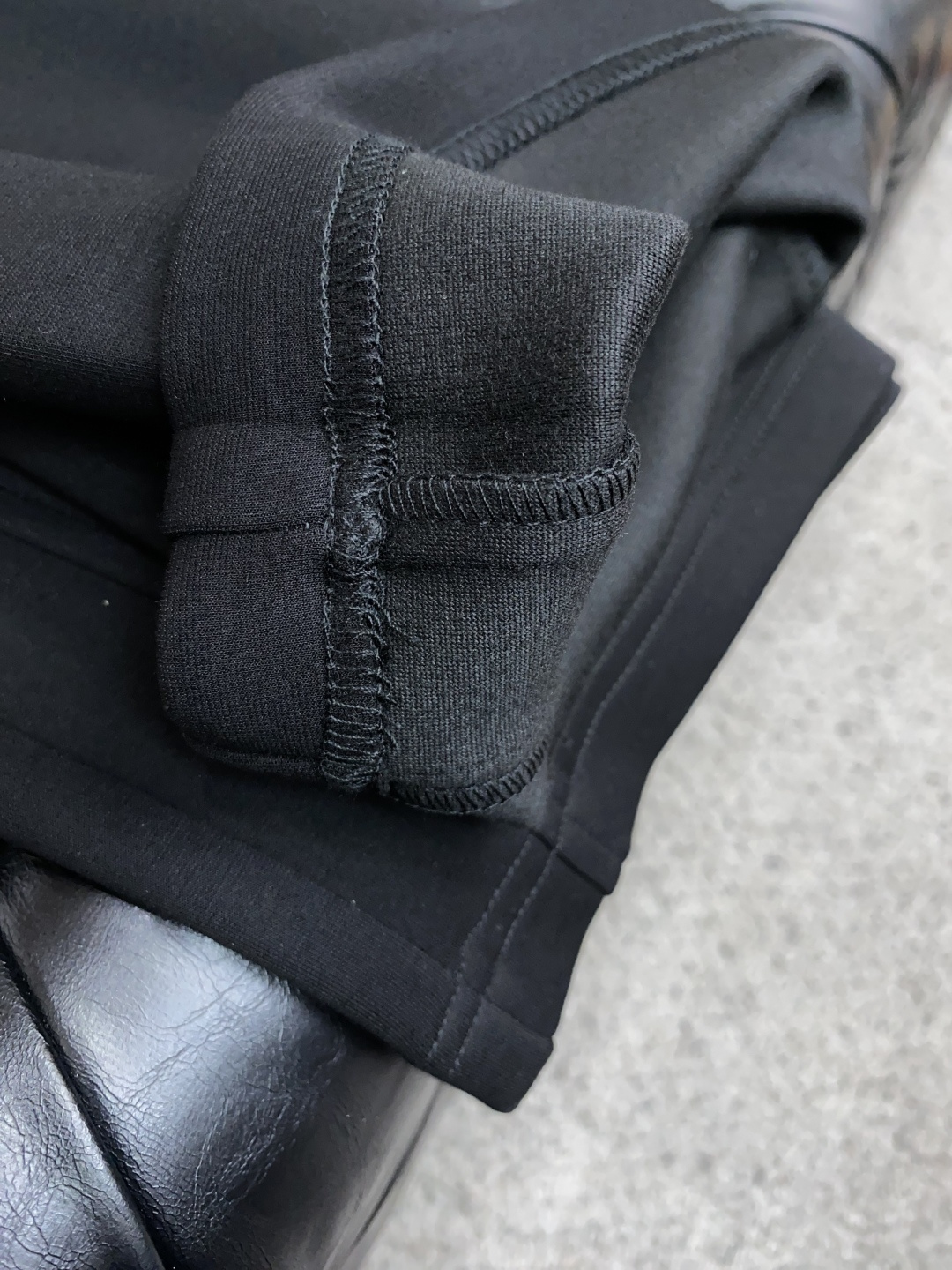 Loro Piana 诺悠翩雅 29-38 2026秋冬新款时尚休闲裤 直筒老钱风 运动裤 面料：高弹力莫代尔柔软拉绒空