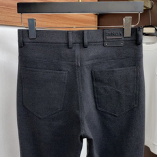 杰尼亚 29-38 2026ss 秋冬 新品 意大利风格男装品牌,皮牌logo标识 。 品牌主打男士休闲裤,五袋商务版型 杰尼亚 29-38 2026ss 秋冬 新品 意大利风格男装品牌,皮牌logo标识 。 品牌主打男士休闲裤,五袋商务版型