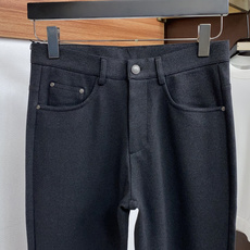 杰尼亚 29-38 2026ss 秋冬 新品 意大利风格男装品牌,皮牌logo标识 。 品牌主打男士休闲裤,五袋商务版型 杰尼亚 29-38 2026ss 秋冬 新品 意大利风格男装品牌,皮牌logo标识 。 品牌主打男士休闲裤,五袋商务版型