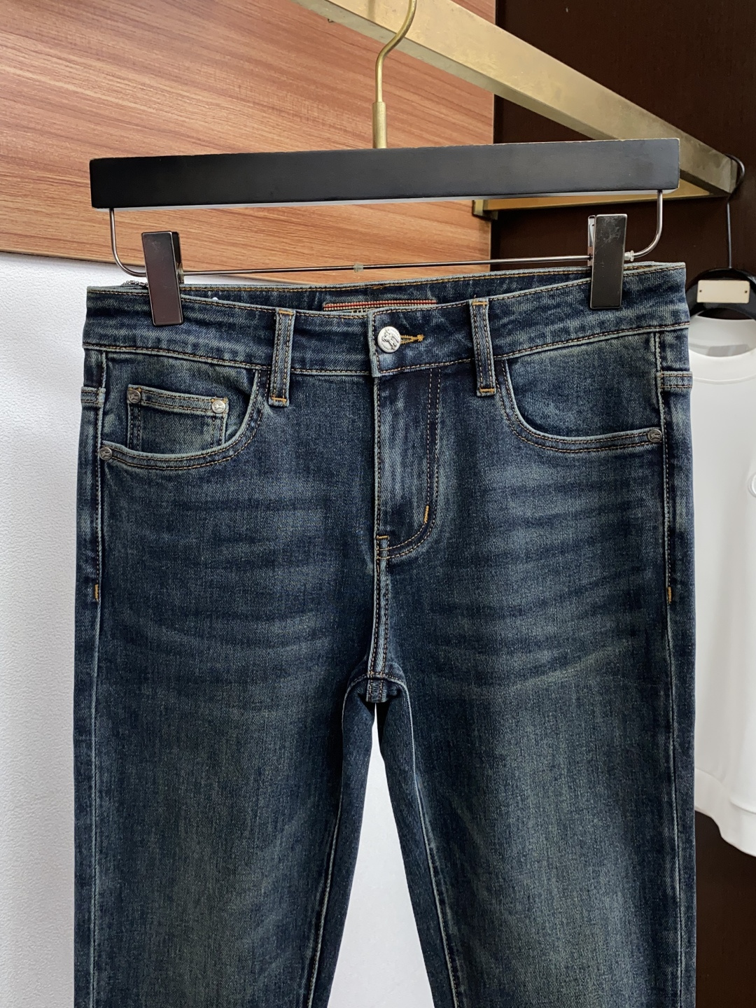 버버리 슬림 스트레이트 레그 남성 바지 상세 이미지 3