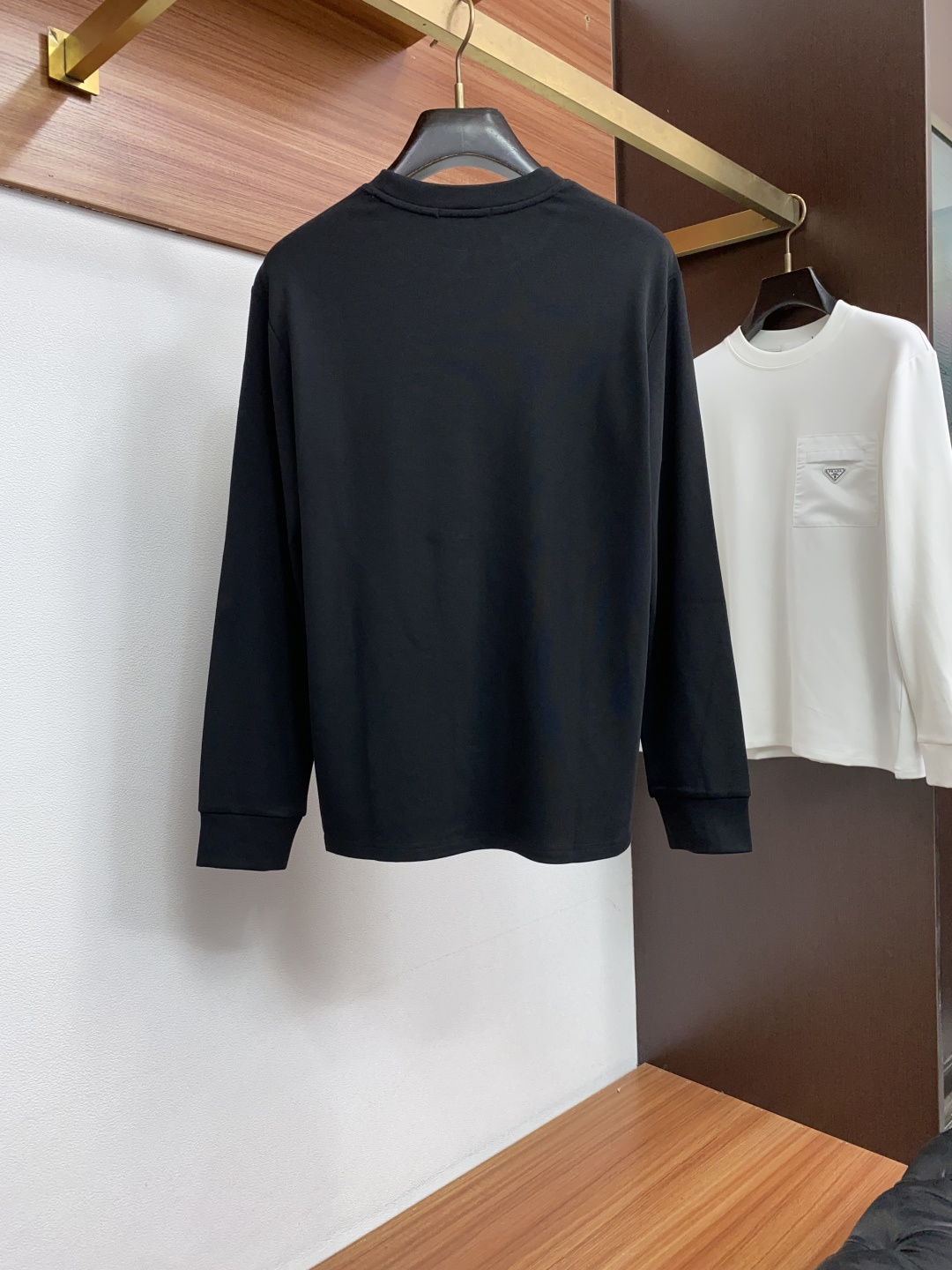 普拉达 M-3xL2026新款男士高端简约拉绒长袖打底衫莫代尔丝光拉绒面料 香港洋行渠道货,纯正血统品质,春夏新款,经典 普拉达 M-3xL2026新款男士高端简约拉绒长袖打底衫莫代尔丝光拉绒面料 香港洋行渠道货,纯正血统品质,春夏新款,经典