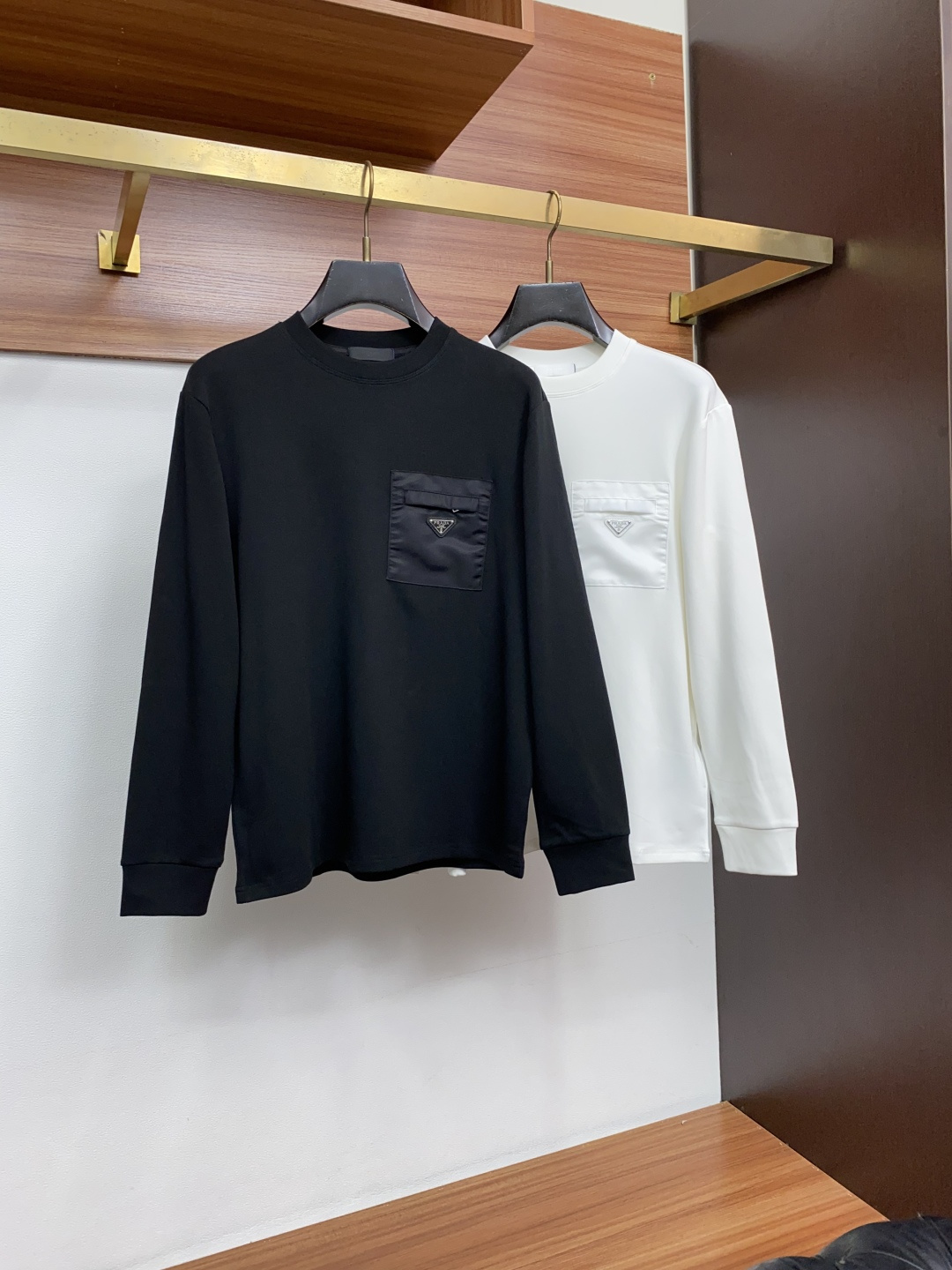 普拉达 M-3xL2026新款男士高端简约拉绒长袖打底衫莫代尔丝光拉绒面料 香港洋行渠道货,纯正血统品质,春夏新款,经典 普拉达 M-3xL2026新款男士高端简约拉绒长袖打底衫莫代尔丝光拉绒面料 香港洋行渠道货,纯正血统品质,春夏新款,经典