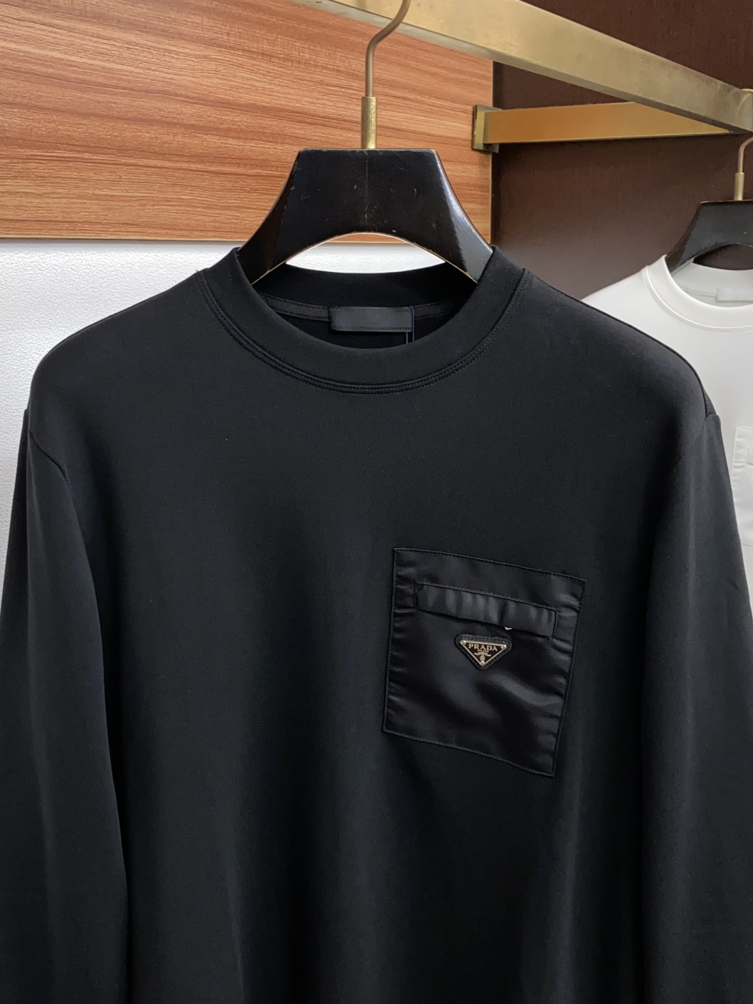 普拉达 M-3xL2026新款男士高端简约拉绒长袖打底衫莫代尔丝光拉绒面料 香港洋行渠道货,纯正血统品质,春夏新款,经典 普拉达 M-3xL2026新款男士高端简约拉绒长袖打底衫莫代尔丝光拉绒面料 香港洋行渠道货,纯正血统品质,春夏新款,经典