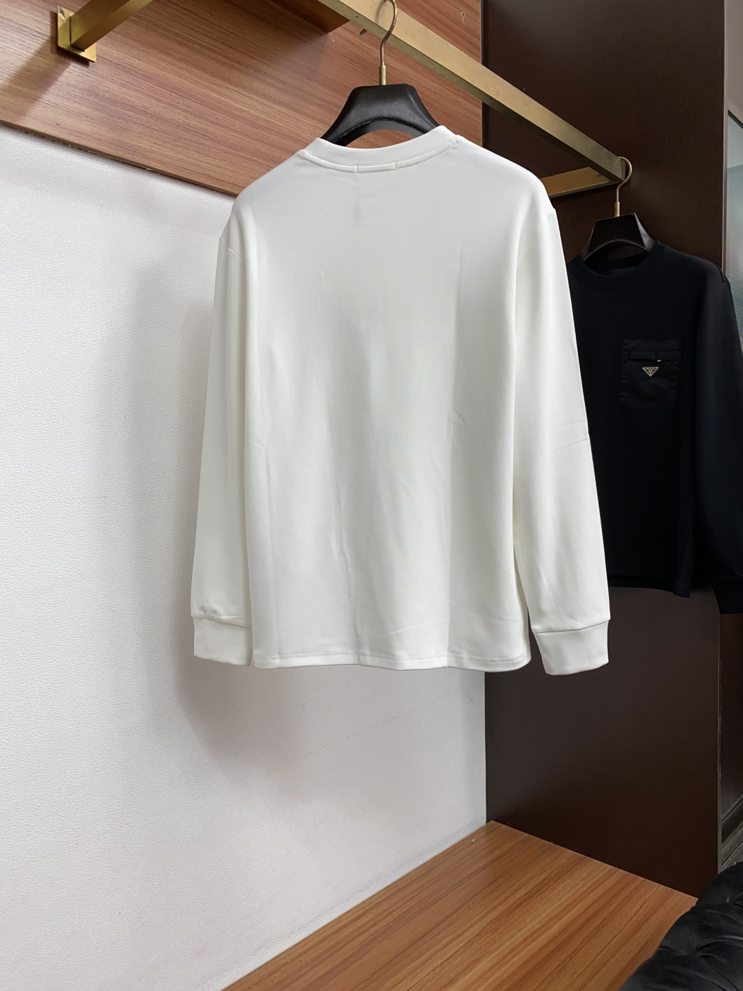 普拉达 M-3xL2026新款男士高端简约拉绒长袖打底衫莫代尔丝光拉绒面料 香港洋行渠道货,纯正血统品质,春夏新款,经典 普拉达 M-3xL2026新款男士高端简约拉绒长袖打底衫莫代尔丝光拉绒面料 香港洋行渠道货,纯正血统品质,春夏新款,经典