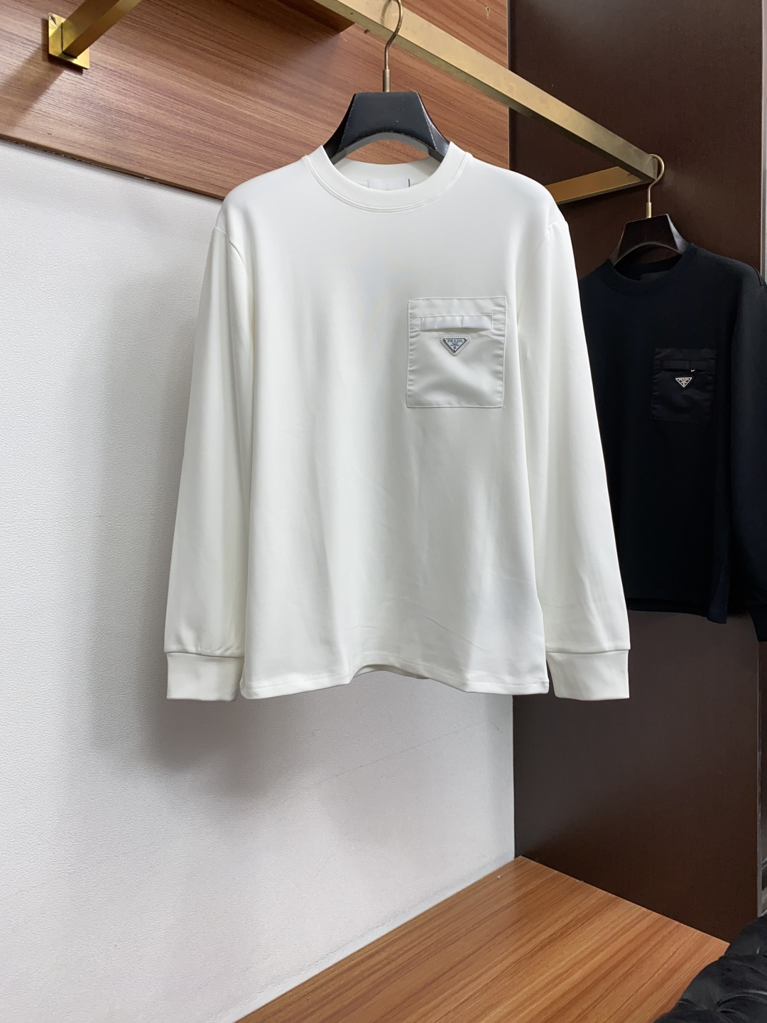 普拉达 M-3xL2026新款男士高端简约拉绒长袖打底衫莫代尔丝光拉绒面料 香港洋行渠道货，纯正血统品质，春夏新款，经典