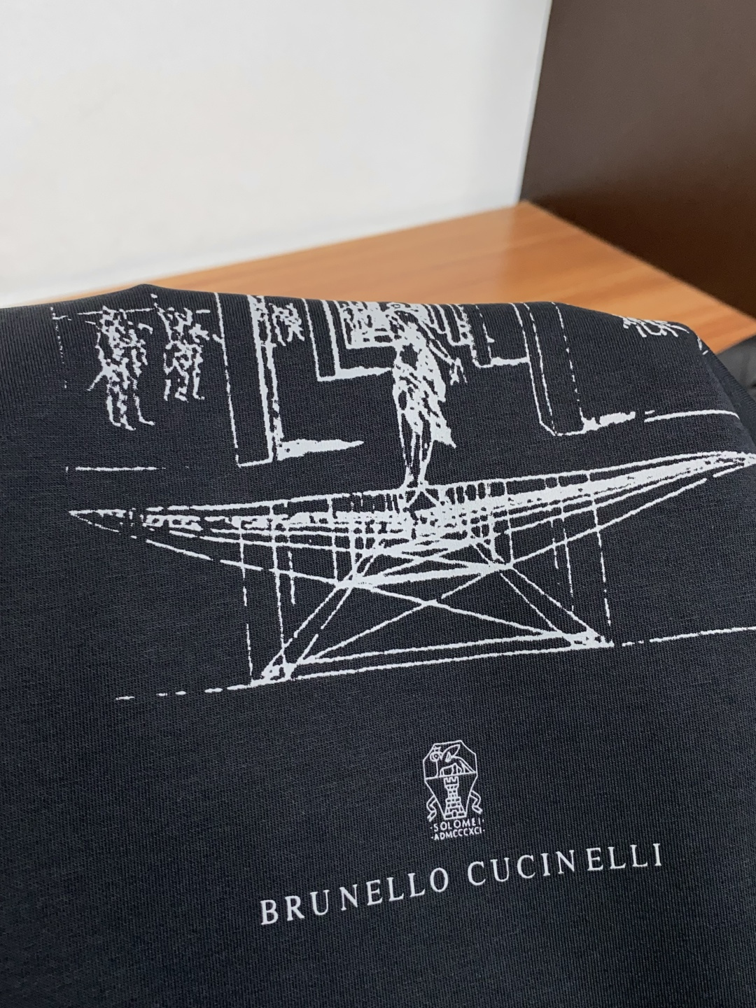 BC 2026秋冬新品🔷🔷  BC古典建筑素描空气层圆领卫衣 Brunello Cucinelli标志性人文美学，将文艺