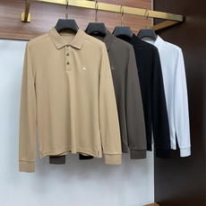 巴宝莉 2026秋冬新品 BURBERRY战马刺绣桑蚕丝双面珠地长袖Polo 甄选高定桑蚕丝混纺双面珠地面料,将桑蚕丝的 巴宝莉 2026秋冬新品 BURBERRY战马刺绣桑蚕丝双面珠地长袖Polo 甄选高定桑蚕丝混纺双面珠地面料,将桑蚕丝的