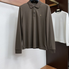 巴宝莉 2026秋冬新品 BURBERRY战马刺绣桑蚕丝双面珠地长袖Polo 甄选高定桑蚕丝混纺双面珠地面料,将桑蚕丝的 巴宝莉 2026秋冬新品 BURBERRY战马刺绣桑蚕丝双面珠地长袖Polo 甄选高定桑蚕丝混纺双面珠地面料,将桑蚕丝的