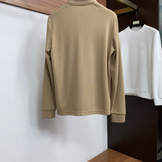 巴宝莉 2026秋冬新品 BURBERRY战马刺绣桑蚕丝双面珠地长袖Polo 甄选高定桑蚕丝混纺双面珠地面料,将桑蚕丝的 巴宝莉 2026秋冬新品 BURBERRY战马刺绣桑蚕丝双面珠地长袖Polo 甄选高定桑蚕丝混纺双面珠地面料,将桑蚕丝的